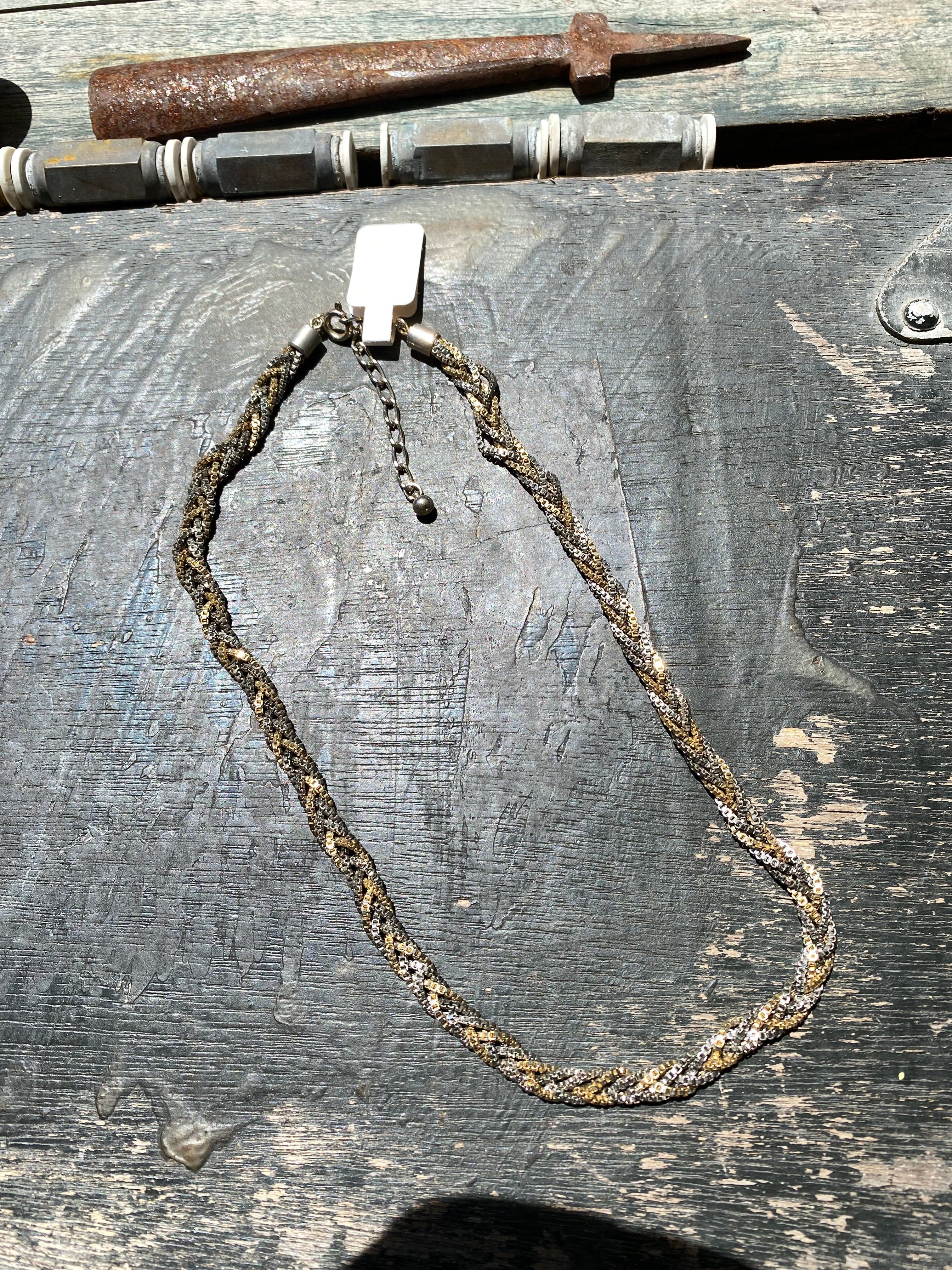 Vintage Twisted Chain Metal Necklace 01